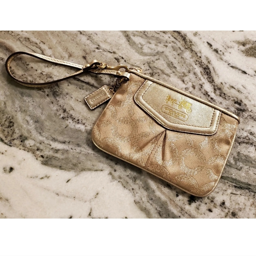 Coach wristlet - Picture 7 of 7